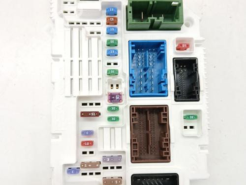 Used Fuse box Fuse box PEUGEOT 3008 II SUV (MC_, MR_, MJ_, M4_) 2.0 BlueHDi 136 (136 hp) 35920289 35920289