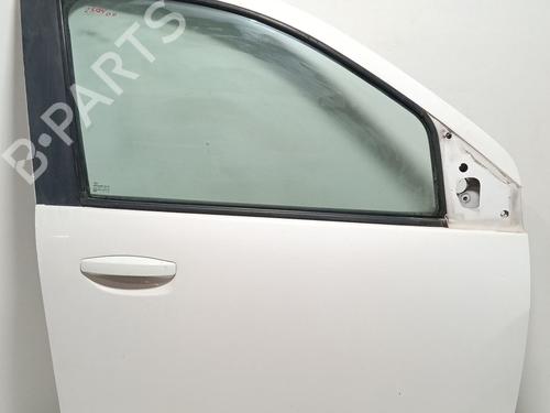 dr-hyre-foran-dacia-lodgy-js_-2012-32235068 main image
