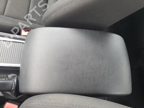 Used Armrest / Center console FORD MONDEO IV (BA7) 2.0 TDCi (140 hp) 18305702