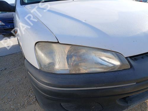 Used Right headlight Right headlight PEUGEOT 106 II (1A_, 1C_) 1.1 i (60 hp) 39715445 39715445