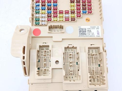 Used Fuse box Fuse box 36865425 36865425