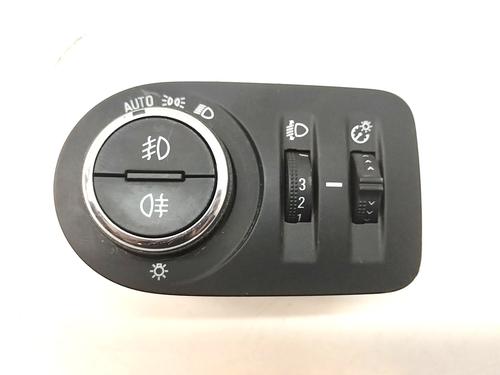 Used Headlight switch OPEL CROSSLAND X / CROSSLAND (P17, P2QO) [2017-2025]  15975578