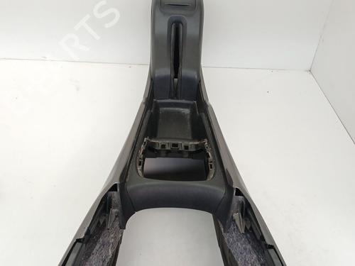 Used Armrest / Center console Armrest / Center console PEUGEOT 2008 I (CU_) 1.2 VTi (82 hp) 35931543 35931543