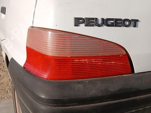 Used Left taillight Left taillight PEUGEOT 106 II (1A_, 1C_) 1.1 i (60 hp) 39715450 39715450