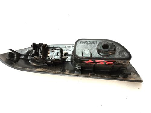 Left rear window switch NISSAN JUKE (F15)  | BP17321999I29 
