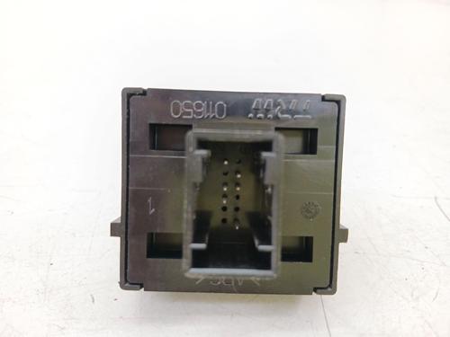 Left front window switch FIAT PUNTO (199_) 1.3 D Multijet | BP39802678I27 - Image 2