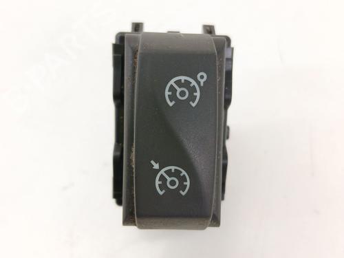 switch-renault-captur-i-j5_-h5_-2013-33538249 main image