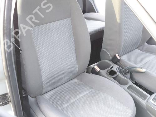 Stol høyre foran FORD FOCUS II (DA_, HCP, DP) 1.6 (100 hp) 31904614