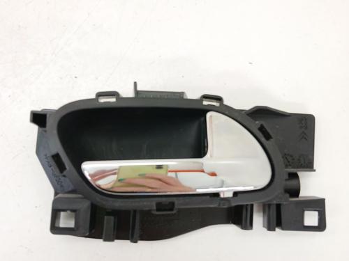 Used Front right interior door handle Front right interior door handle 37659728 37659728