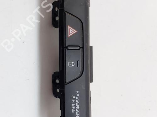 Used Warning switch KIA STONIC (YB) [2017-2025]  30329626