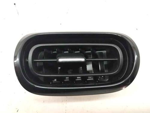 Used Air vent TOYOTA YARIS (_P21_, _PA1_, _PH1_) 1.5 Hybrid (MXPH10, MXPH11) (116 hp) 22215470