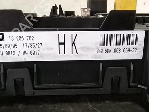 Boîte à Fusibles OPEL ASTRA H Estate (A04) 1.7 CDTI (L35) | BP4488824E1