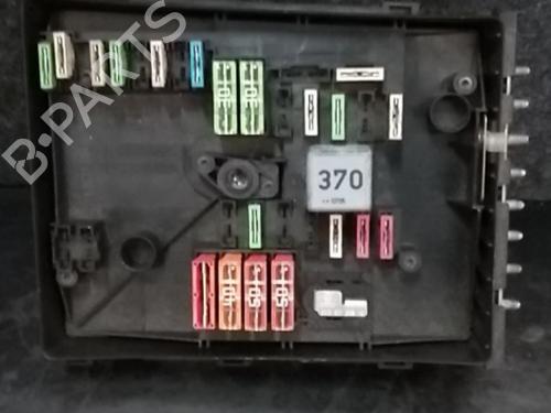 Used Fuse box SEAT LEON (1P1) 1.9 TDI (105 hp) 4676699