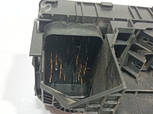 Fuse box VW GOLF VI (5K1) 1.6 TDI | BP8906585E1