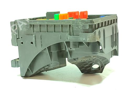 Fuse box VW GOLF VI (5K1) 1.6 TDI | BP13635201E1