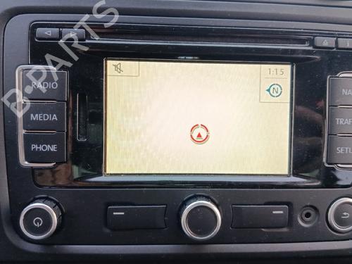 Used Radio VW GOLF VI (5K1) 1.6 TDI (105 hp) 27871642