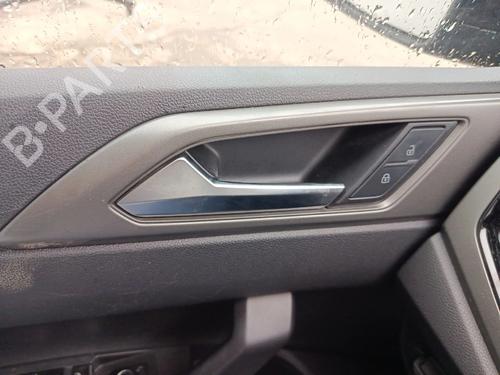Venstre foran invendig håndtak VW POLO VI (AW1, BZ1, AE1) 1.0 TSI (95 hp) 29833186