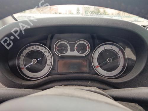 Used Instrument cluster FIAT 500L (351_, 352_) 1.6 D Multijet (199LYE1B) (120 hp) 29999460
