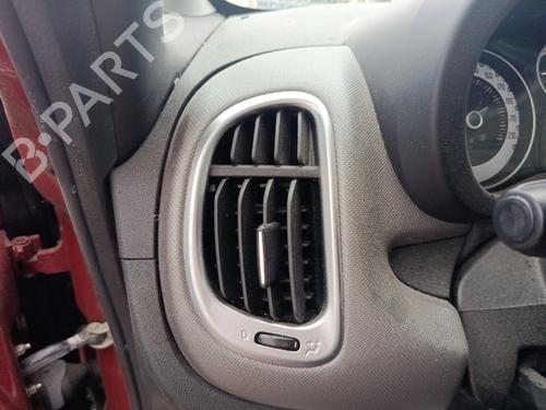 Used Air vent FIAT 500L (351_, 352_) 1.6 D Multijet (199LYE1B) (120 hp) 29999478