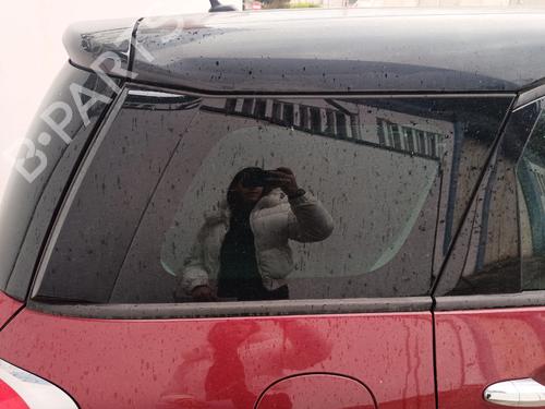 Używane Szyba boczna tylna prawa FIAT 500L (351_, 352_) 1.6 D Multijet (199LYE1B) (120 hp) 29999471