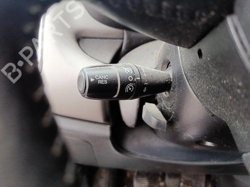 Stuurwielbediening FIAT 500L (351_, 352_) 1.6 D Multijet (199LYE1B) (120 hp) 29999486