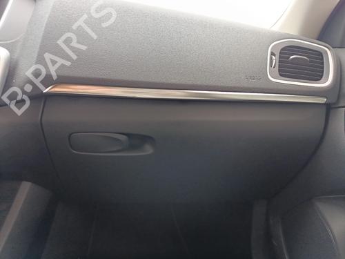 Used Glove box VOLVO V40 Hatchback (525) D3 (150 hp) 30109496
