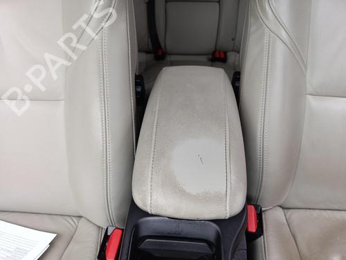 Used Armrest / Center console VOLVO V40 Hatchback (525) D3 (150 hp) 30109505