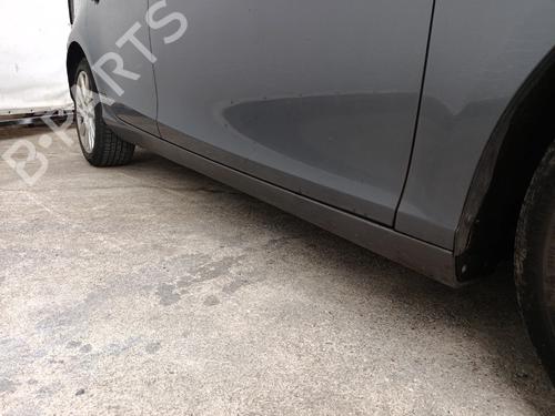 Used Right sideskirt VOLVO V40 Hatchback (525) D3 (150 hp) 30109510