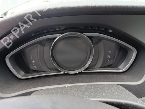 Used Instrument cluster VOLVO V40 Hatchback (525) D3 (150 hp) 30109532