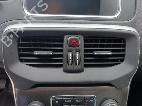 Used Air vent VOLVO V40 Hatchback (525) D3 (150 hp) 30109534