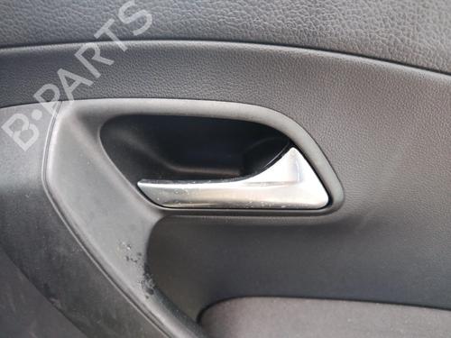 Højre bagtil invendig håndtag VW POLO V (6R1, 6C1) 1.2 TDI (75 hp) 30112030