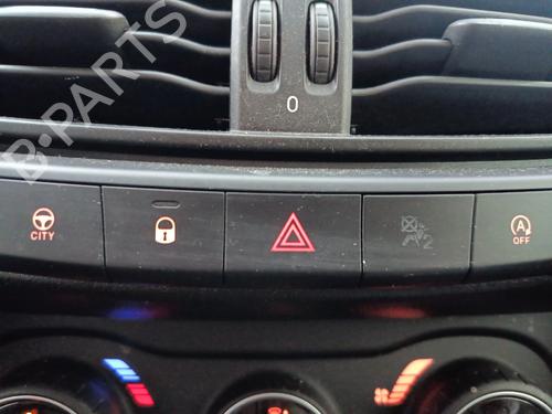 Used Warning switch FIAT TIPO Hatchback (356_, 357_) 1.6 D (356HXG1B, 356HXG11) (120 hp) 30494280