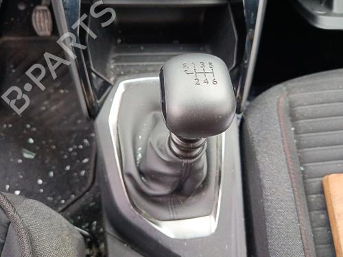 Used Shift knob PEUGEOT 2008 II (UD_, US_, UY_, UJ_, UR_, UC_) 1.2 PureTech 100 (USHNK) (101 hp) 30975922