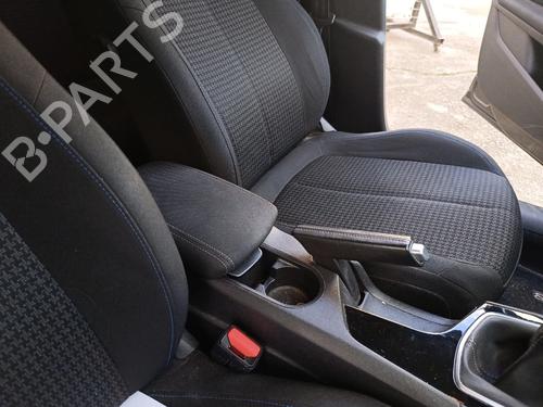 Bracciolo centrale PEUGEOT 308 SW II (LC_, LJ_, LR_, LX_, L4_) 1.5 BlueHDi 130 (131 hp) 30973362