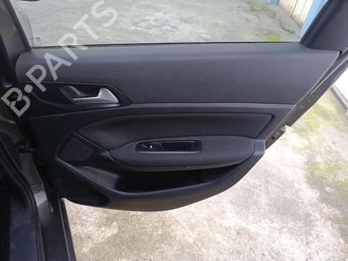 Bageste højre beklædning PEUGEOT 308 SW II (LC_, LJ_, LR_, LX_, L4_) 1.5 BlueHDi 130 (131 hp) 30973376