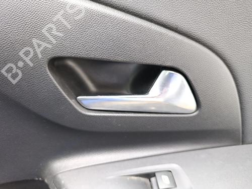 Maneta interior delantera derecha OPEL CORSA F (P2JO) 1.5 (68) (102 hp) 31021116