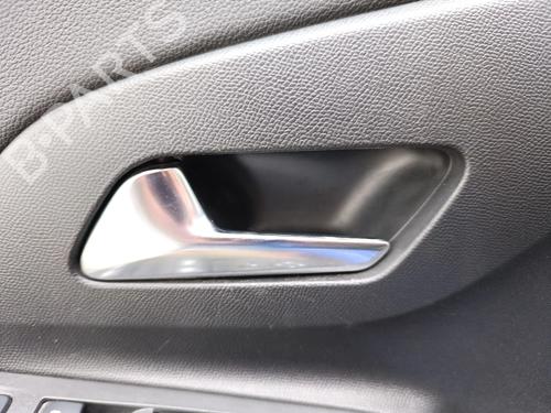 Used Front left interior door handle OPEL CORSA F (P2JO) 1.5 (68) (102 hp) 31021117