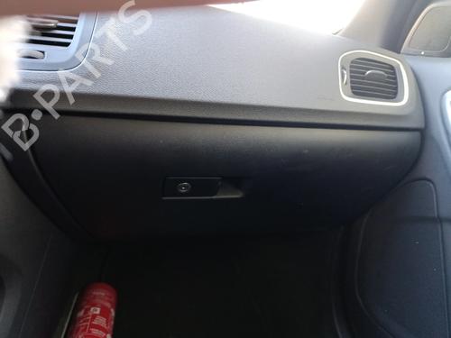 Dashboardkastje VOLVO V60 I Estate Van (155) [2013-2015]  31671828