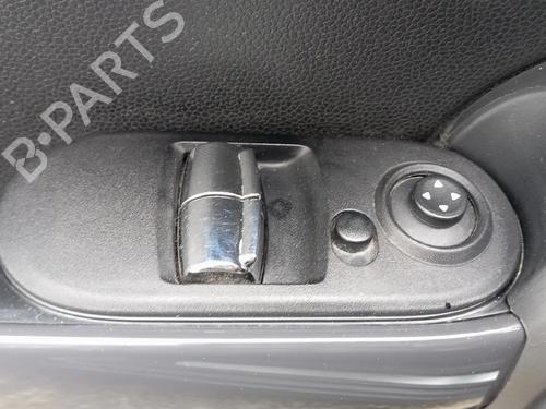 venstre-foran-elrute-bryter-mini-mini-f56-2013-31975943 main image