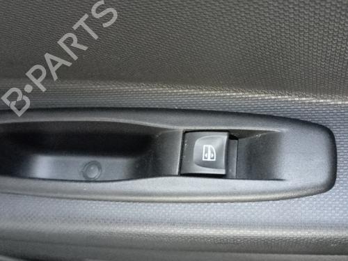 Used Left rear window switch RENAULT CAPTUR I (J5_, H5_) 1.5 dCi 90 (J5N4, J5M5, J5MW, J5M6, J5AL, J5AJ) (90 hp) 32028708