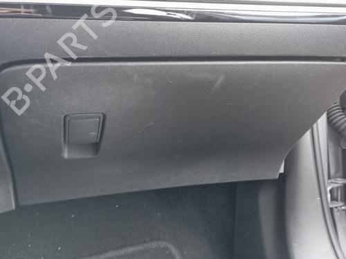 Used Glove box PEUGEOT 2008 II (UD_, US_, UY_, UJ_, UR_, UC_) 1.5 BlueHDI 110 (UDYHSK) (110 hp) 32147300