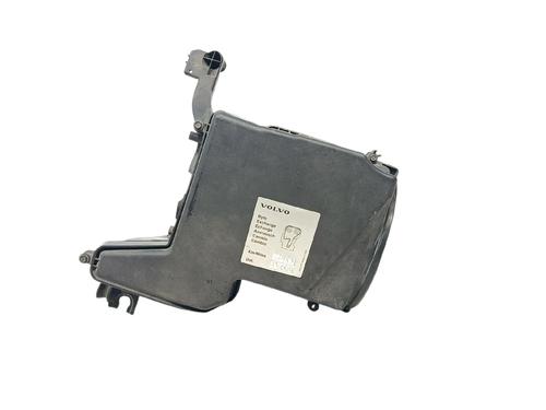 Used Air filter box VOLVO V40 Hatchback Van (525) 1.6 D2/ DRIVe (114 hp) 32502710