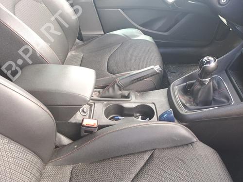 Used Armrest / Center console Armrest / Center console SEAT LEON (5F1) 1.4 TSI (125 hp) 33204887 33204887