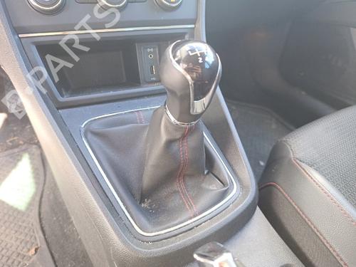 Shift knob SEAT LEON (5F1) 1.4 TSI | BP33204929I34 - Image 2