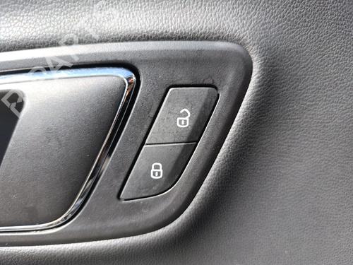 switch-seat-leon-5f1-2012-2013-2014-2015-2016-2017-2018-2019-2020-2021-33204923 main image