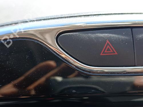 warning-switch-renault-clio-iv-bh_-2012-2013-2014-2015-2016-2017-2018-2019-2020-2021-33545276 main image