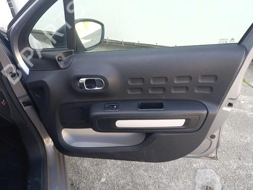 Used Front right panel Front right panel CITROËN C3 III (SX) 1.2 VTi 68 (68 hp) 33722043 33722043