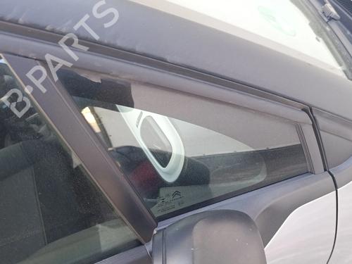 front-right-quarter-glass-citroen-c3-iii-sx-2016-33722056 main image