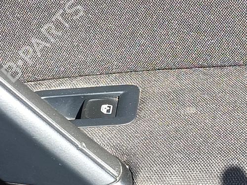 right-rear-window-switch-vw-golf-vii-5g1-bq1-be1-be2-2012-2013-2014-2015-2016-2017-2018-2019-2020-2021-33756570 main image