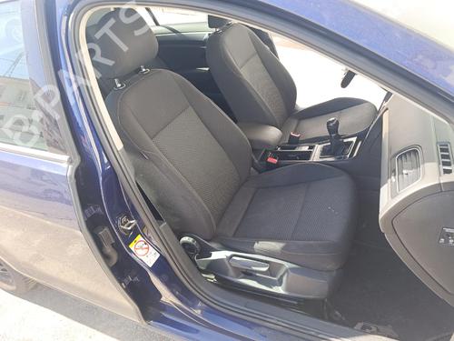 Sæde højre fortil Sæde højre fortil VW GOLF VII (5G1, BQ1, BE1, BE2) 1.0 TSI (86 hp) 33756573 33756573